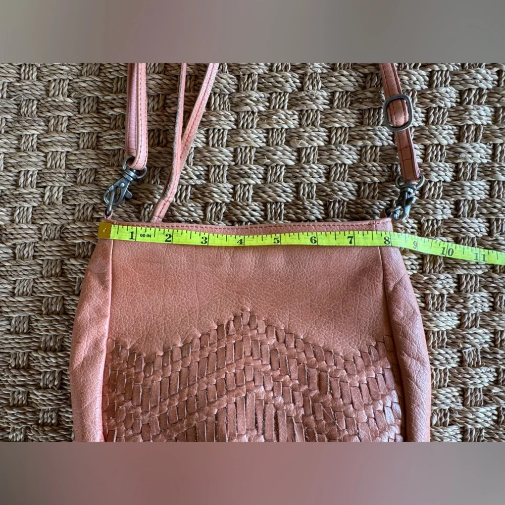 Day and Mood leather Peony Crossbody bag woven design - Picture 11 of 13